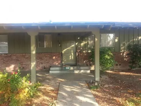 194 O St, Sanger, CA 93657 photo 1