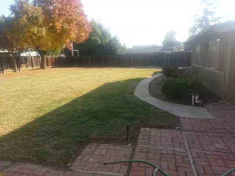 194 O St, Sanger, CA 93657 photo 3