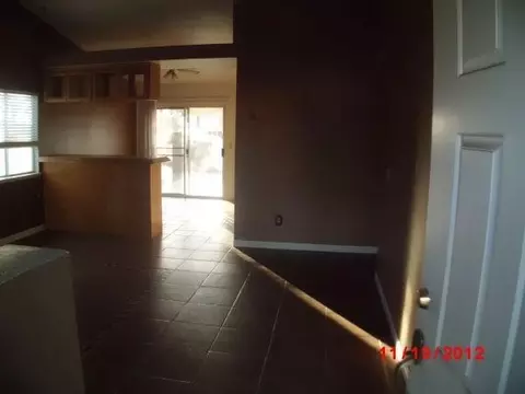 1402 Filbert St, Madera, CA 93637 photo 2