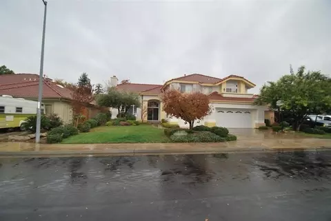 810 Arroyo Ave, Clovis, CA 93611 photo 1