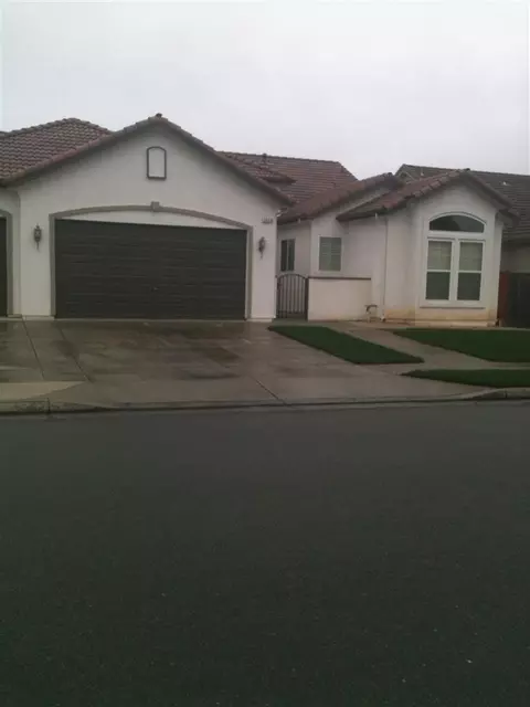 3058 Rialto, Clovis, CA 93619 photo 2