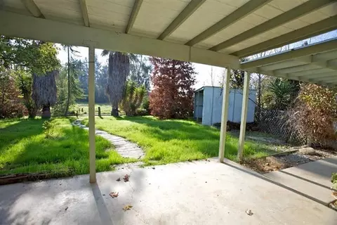 25716 Roxbury Dr, Madera, CA 93638 photo 8