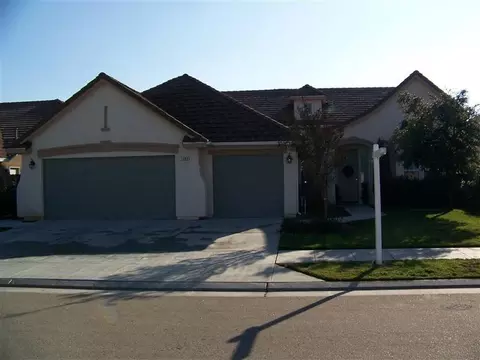 3268 Rialto Ave, Clovis, CA 93619 photo 1