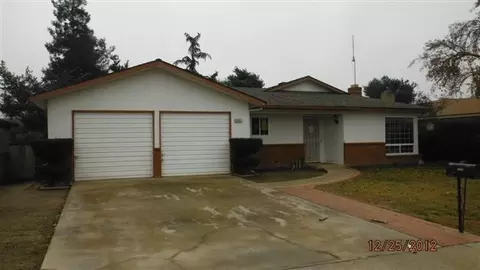 2425 Hicks St, Selma, CA 93662 photo 1