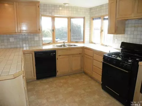 201 Devonshire St, Vallejo, CA 94591 photo 3