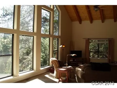 971 Del Rio Dr, Arnold, CA 95223 photo 4