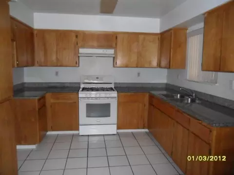2881 W Sinclair St, Caruthers, CA 93609 photo 3