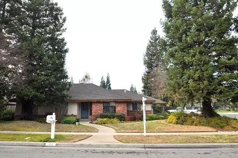 652 E Warwick Ave, Fresno, CA 93720 photo 1