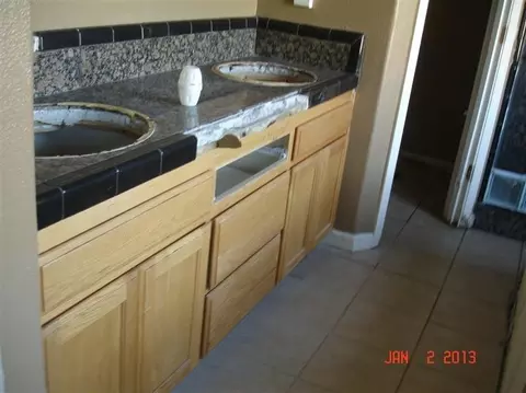 15975 W B St, Kerman, CA 93630 photo 10
