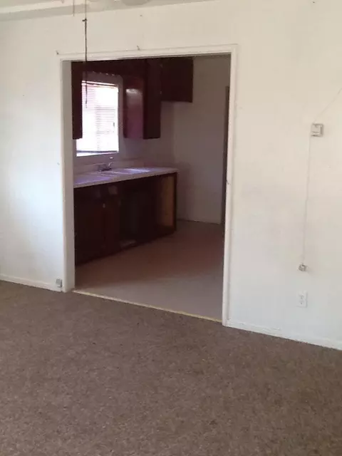 1017 Garfield Ave, Madera, CA 93637 photo 2