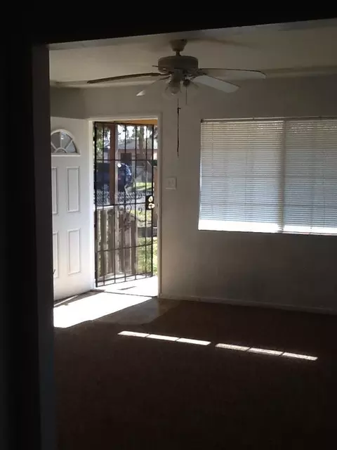 1017 Garfield Ave, Madera, CA 93637 photo 3