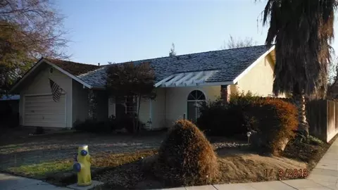 11 N Tammi Ct, Clovis, CA 93611 photo 2