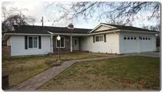 190 E Birch Ave, Hanford, CA 93230 photo 1