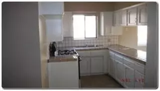 300 E Ivy St, Hanford, CA 93230 photo 4