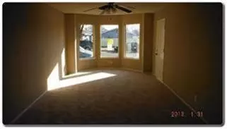 300 E Ivy St, Hanford, CA 93230 photo 3