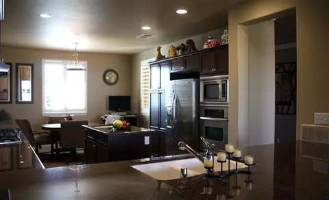 1025 Whiteash Ave, Clovis, CA 93619 photo 10