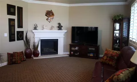 1025 Whiteash Ave, Clovis, CA 93619 photo 8