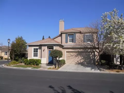 737 W Fontaine Ln, Clovis, CA 93619 photo 2