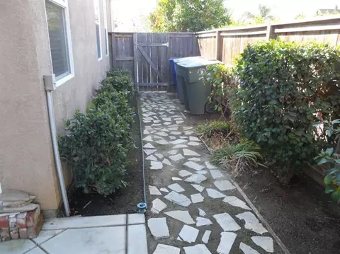 737 W Fontaine Ln, Clovis, CA 93619 photo 9