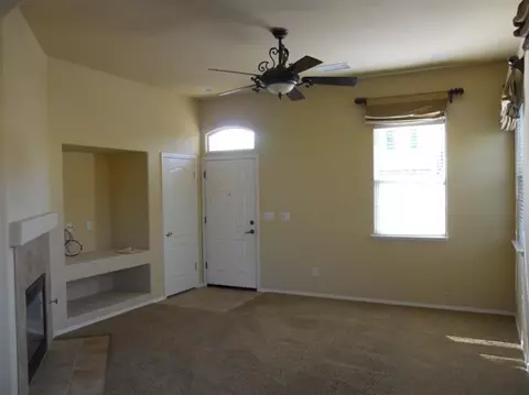 737 W Fontaine Ln, Clovis, CA 93619 photo 4