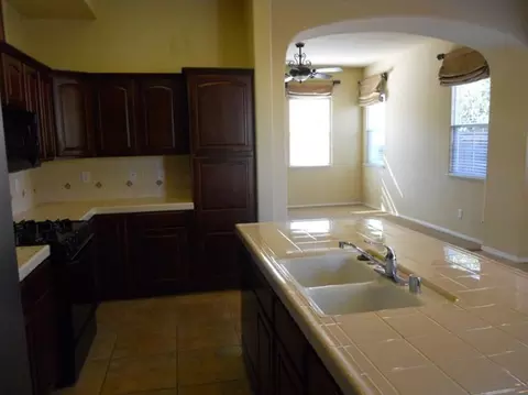 737 W Fontaine Ln, Clovis, CA 93619 photo 7