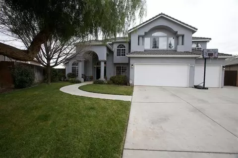 457 W Quincy Ave, Clovis, CA 93619 photo 1