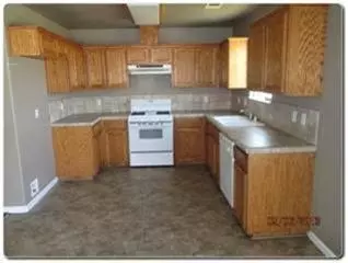 11684 1st Pl, Hanford, CA 93230 photo 4