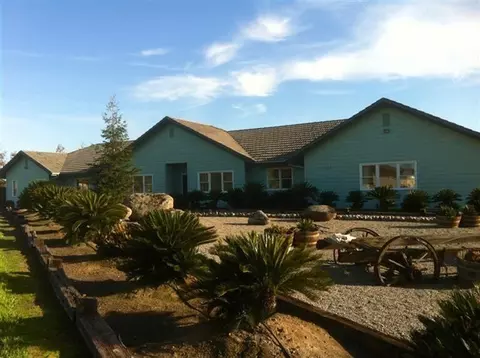 6443 E Silaxo Rd, Clovis, CA 93619 photo 2