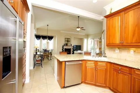 86 W Prescott Ave, Clovis, CA 93619 photo 6