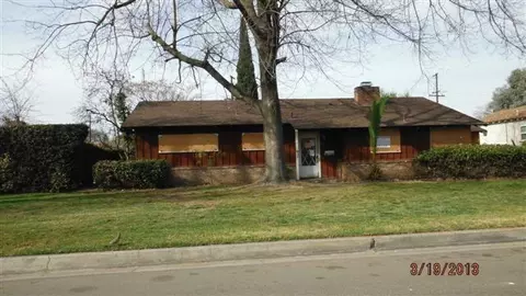 1515 W 4th St, Madera, CA 93637 photo 1