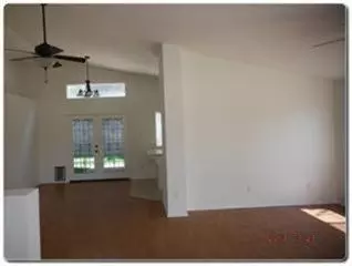 806 Stratford Ct, Lemoore, CA 93245 photo 3