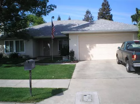 2832 Monocott Dr, Madera, CA 93637 photo 1