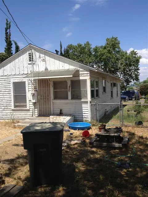 2031 7th St, Sanger, CA 93657 photo 1