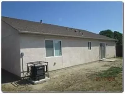 1301 Pasteur Ct, Hanford, CA 93230 photo 2