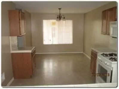 1301 Pasteur Ct, Hanford, CA 93230 photo 5
