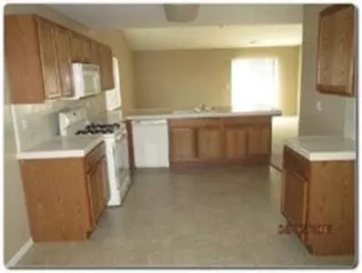 1301 Pasteur Ct, Hanford, CA 93230 photo 3