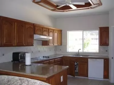 2944 E Christopher Dr, Fresno, CA 93720 photo 5