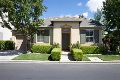 705 W Brittany Ln, Clovis, CA 93619 photo 1