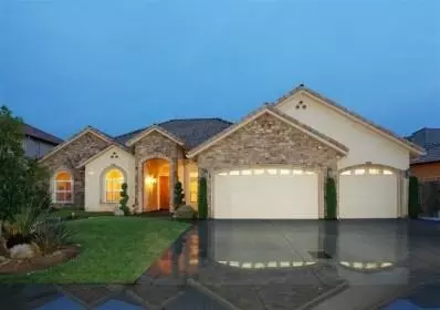 4526 N Waterside Dr, Clovis, CA 93619 photo 1