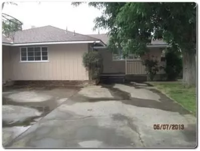 2950 E Willis Ave, Fresno, CA 93726 photo 1