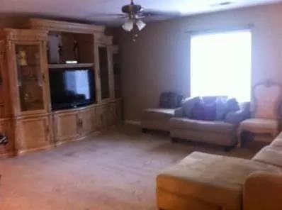 405 Cloud Rest Ct, Madera, CA 93637 photo 2