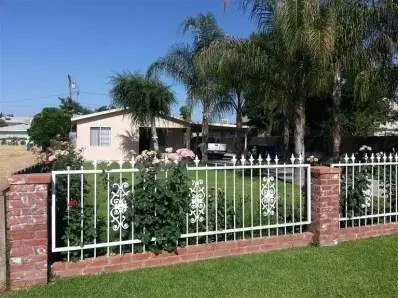 927 J St, Sanger, CA 93657 photo 1