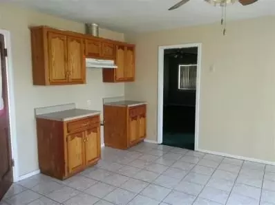 927 J St, Sanger, CA 93657 photo 6