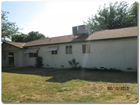 25 Acacia Dr, Lemoore, CA 93245 photo 3