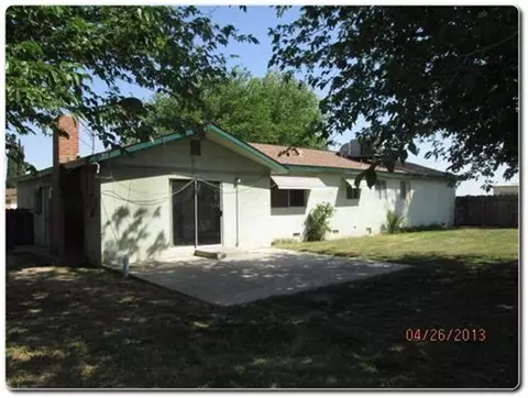 25 Acacia Dr, Lemoore, CA 93245 photo 2