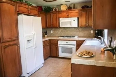 2858 Anton Ave, Clovis, CA 93611 photo 2