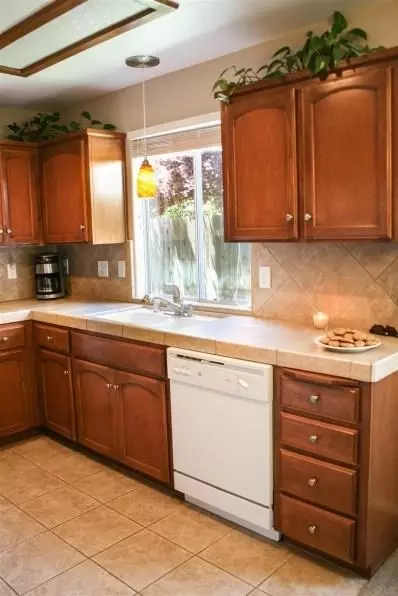 2858 Anton Ave, Clovis, CA 93611 photo 3