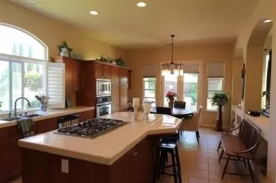 1965 N Greenfield Ave, Clovis, CA 93619 photo 2