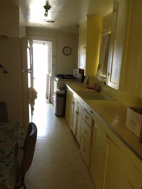 340 N 4th St, Chowchilla, CA 93610 photo 3