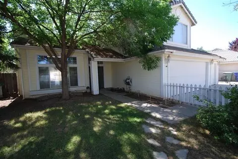 948 N Ash Ave, Clovis, CA 93611 photo 2